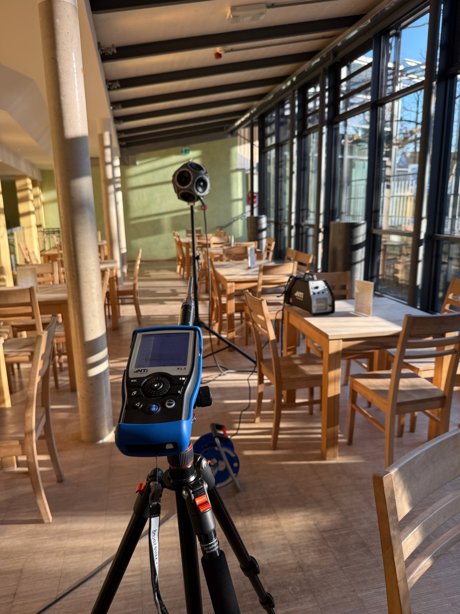 Akustikmessung. Darstellung vonMessgeräten.