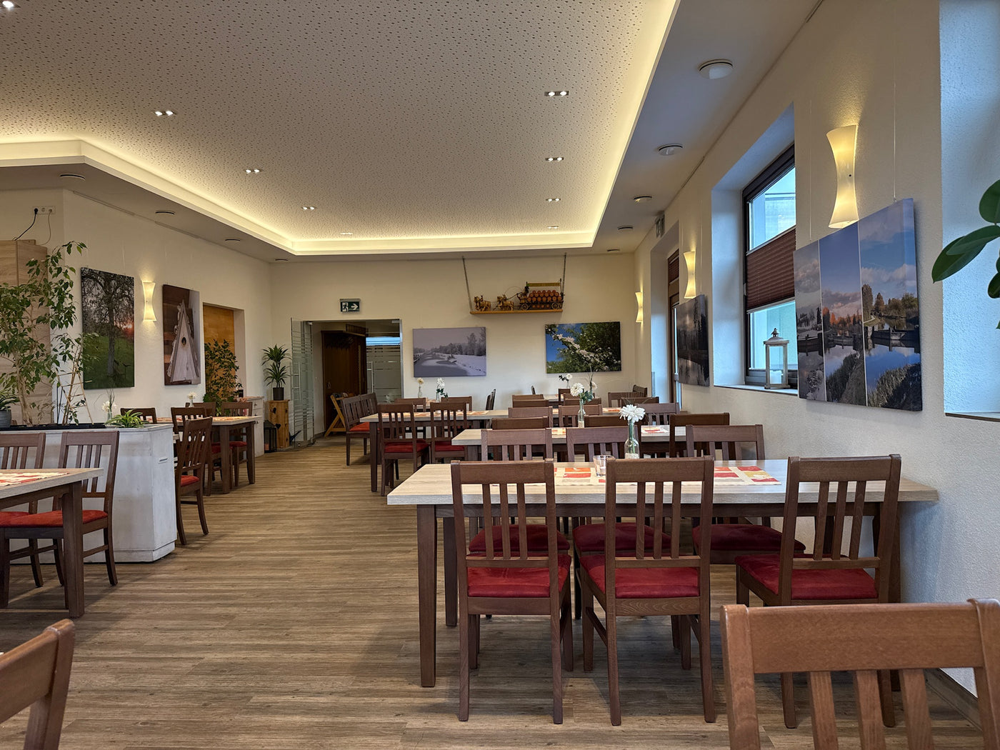 Akustisch gestalteter Gastraum im Gasthaus Zum Ludwigskanal